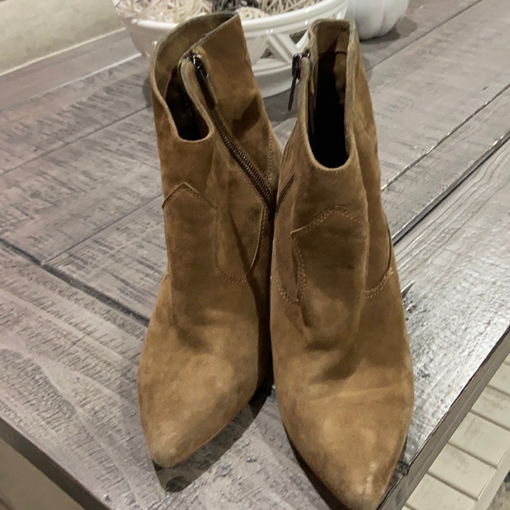 Vince Camuto bootie. Size 7 1/2